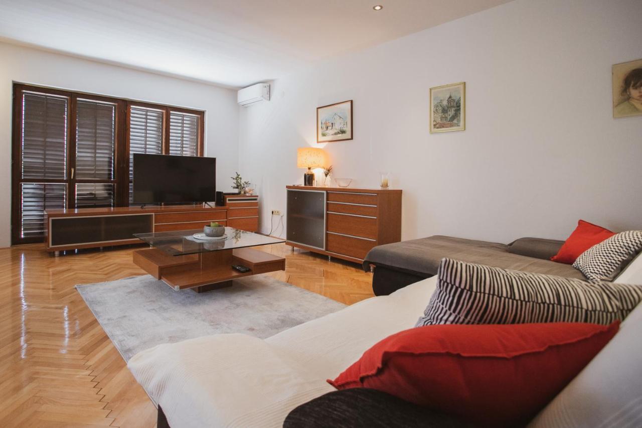 Comfort Sea View Apartment Dugi Rat Bagian luar foto